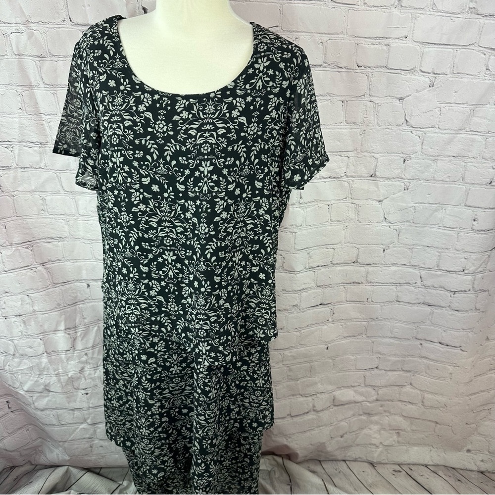 Blair Chic tiered layered midi Dress black White Floral Design sz medium